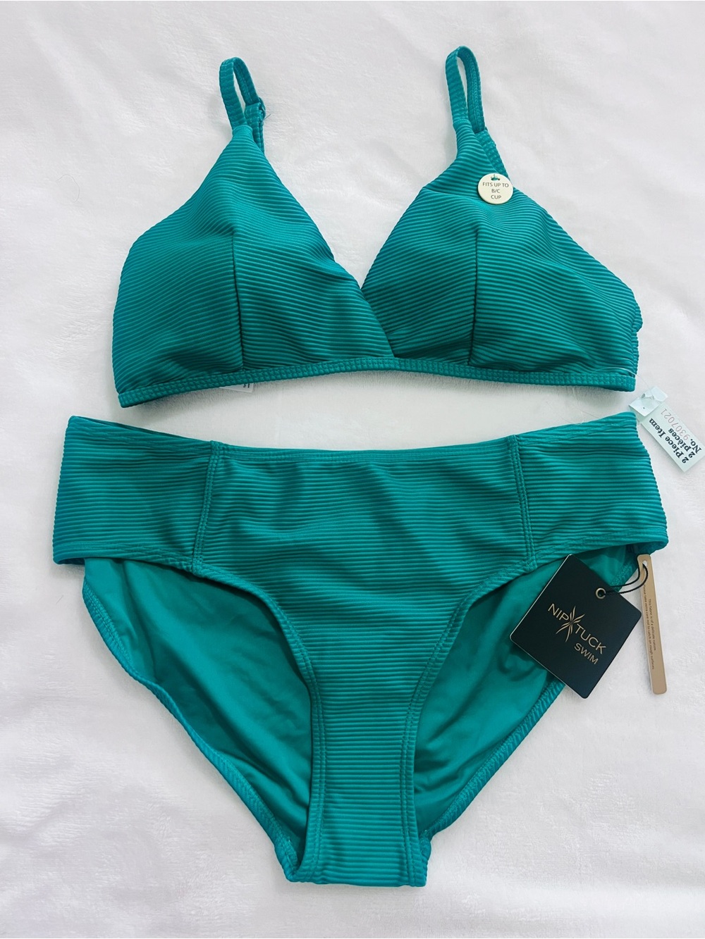 New Nip tuck green bikini set sz 10